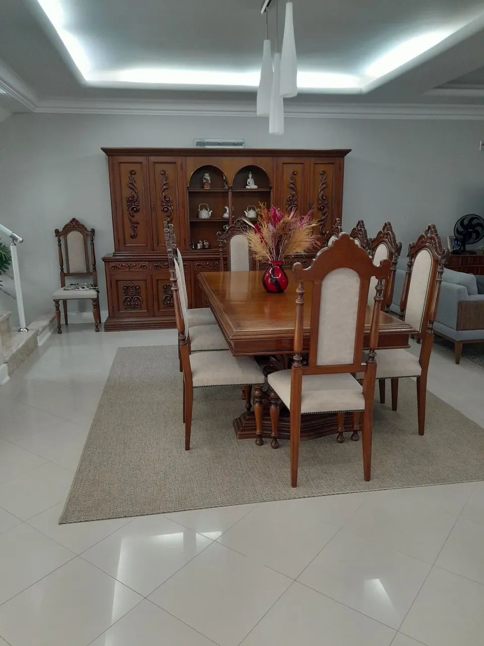 Sala de jantar colonial completa em perfeito estado - Foto 2