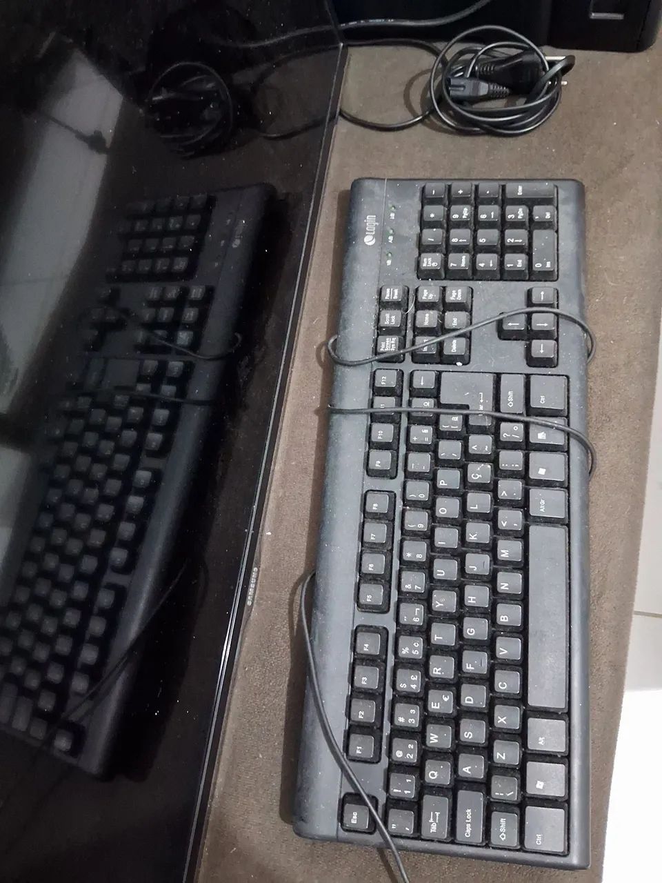 Teclado e notebook 