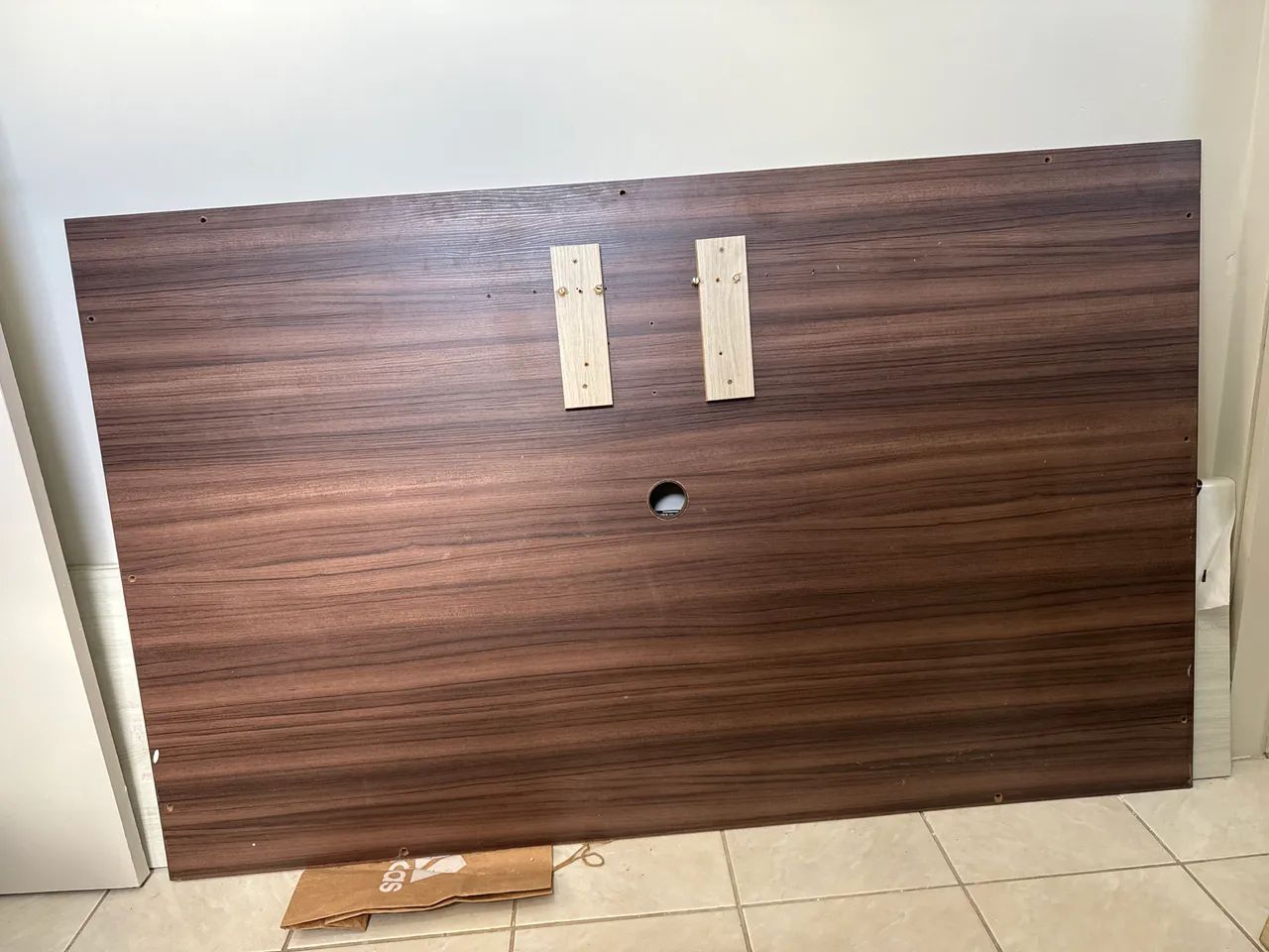 Painel de tv projetado.