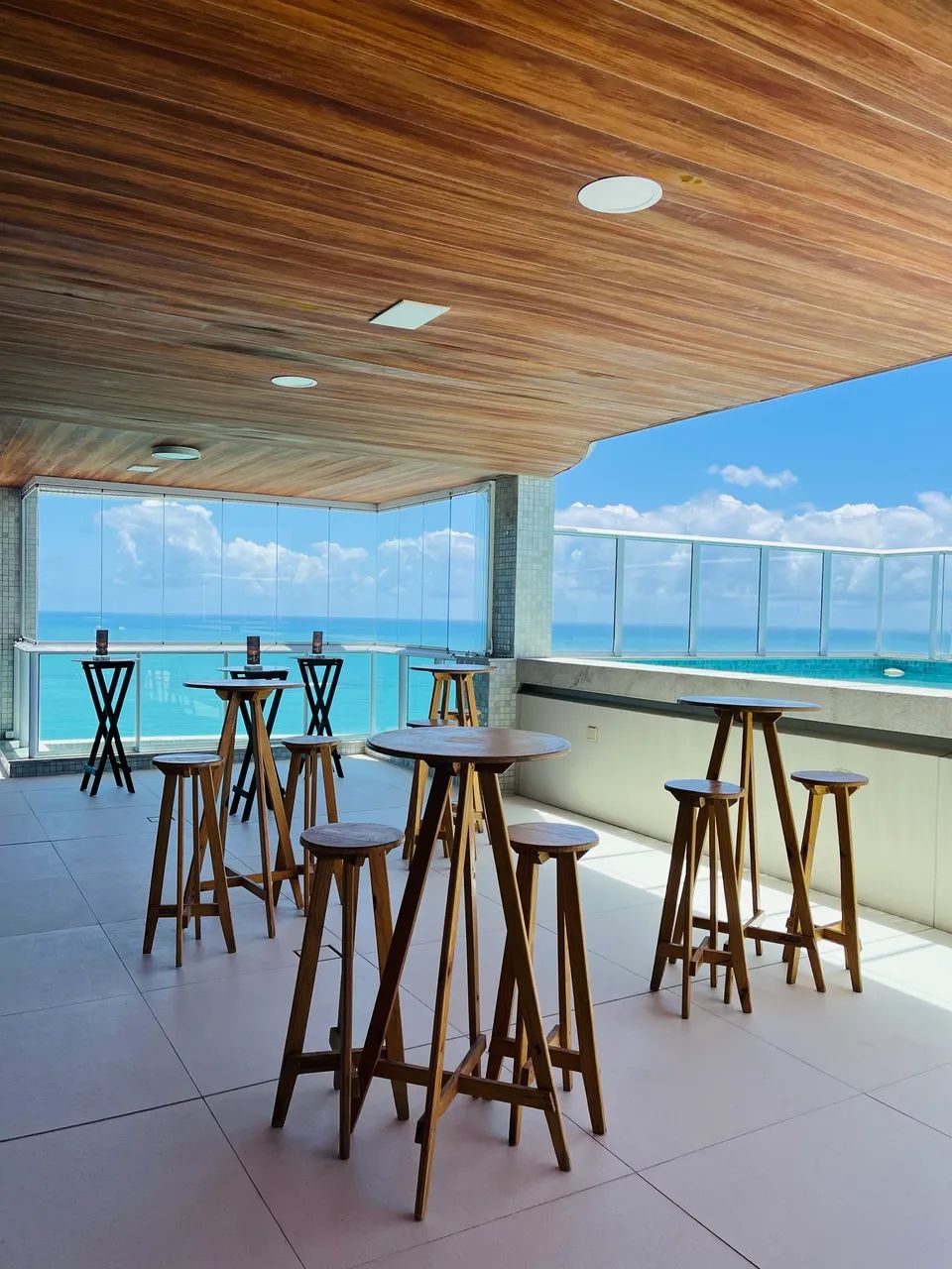 ALUGUEL DE MESA BISTRÔ 