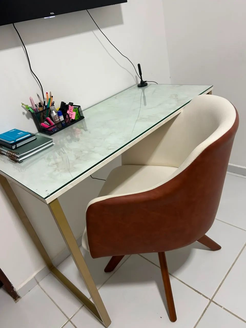  Mesa + cadeira