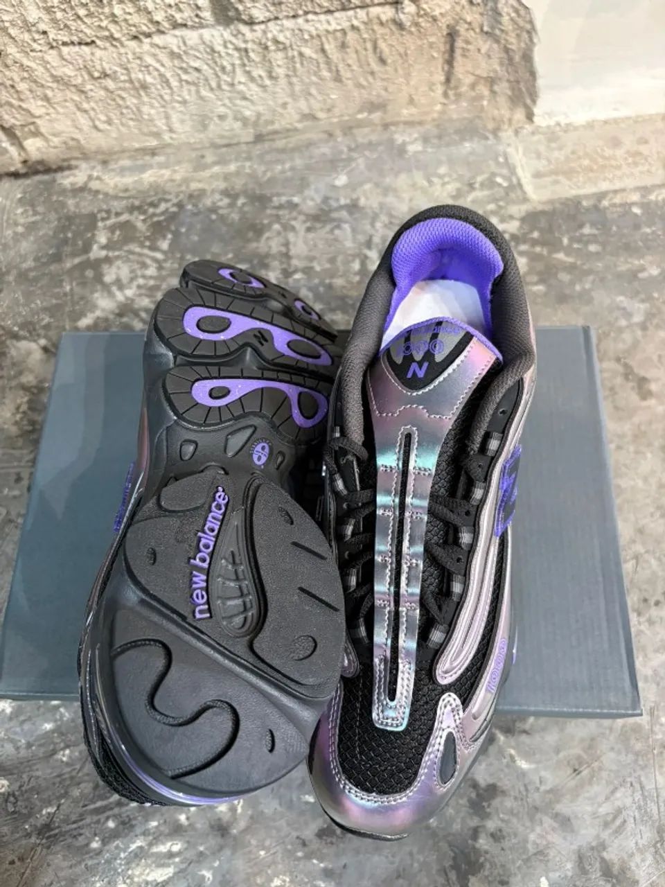 Tênis New Balance 1000 unissex preto brilhante- NOVO NA CAIXA Tênis New Balance 1000 unissex preto brilhante- NOVO NA CAIXA