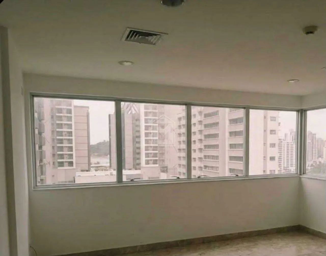 Sala à venda com 33,44 m² na Enseada do Suá, Vitória/ES - Foto 2
