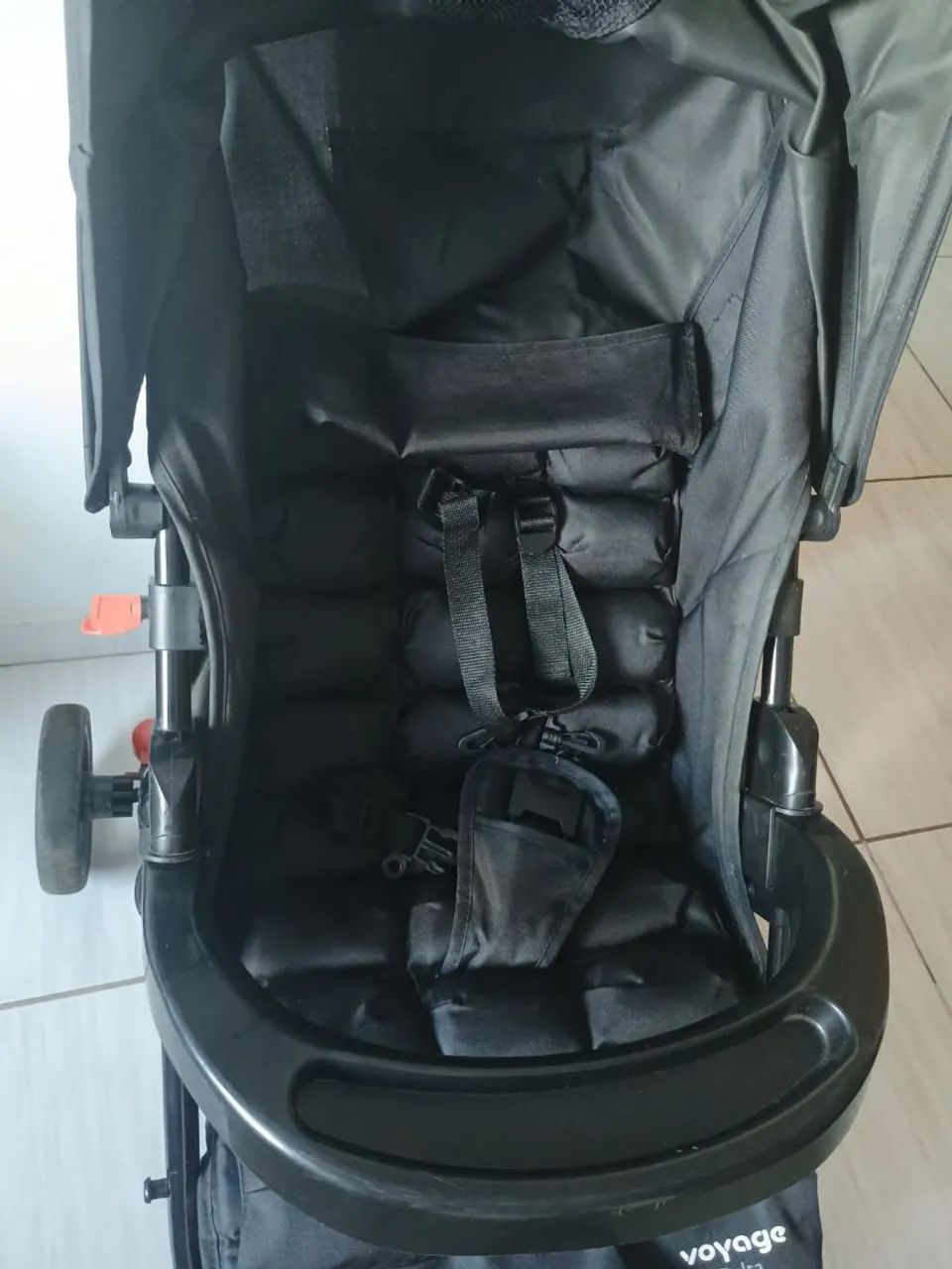 Vendo carrinho de bebê usado novo  - Foto 6