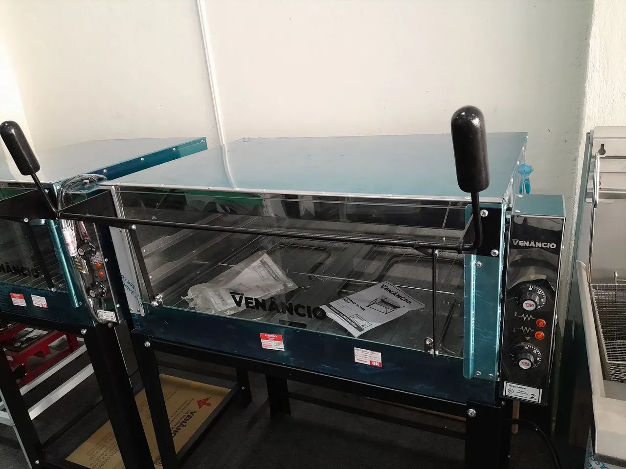 Forno elétrico de pizza da Venâncio - 95x95 e 220v - Foto 5