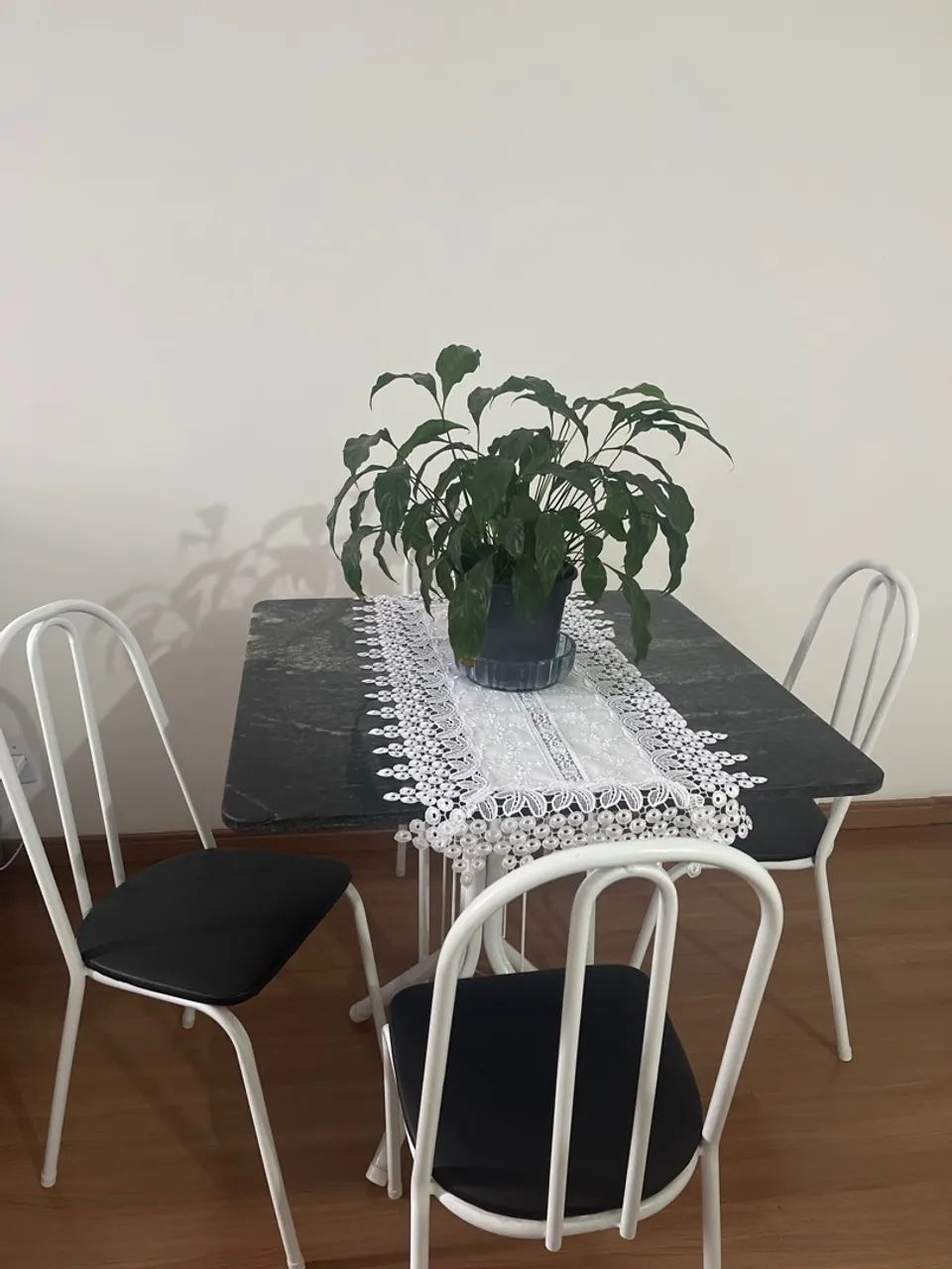 Mesa de jantar 4 lugares