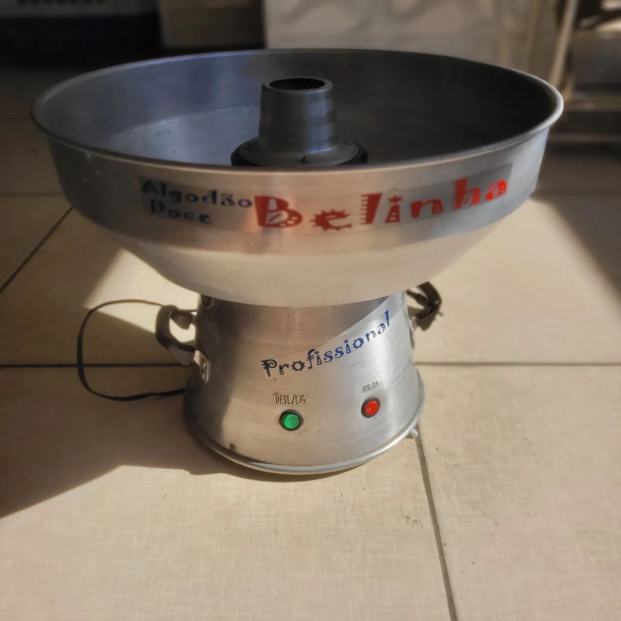 Máquina de Algodão Doce Profissional - Semi Nova ? - Foto 3
