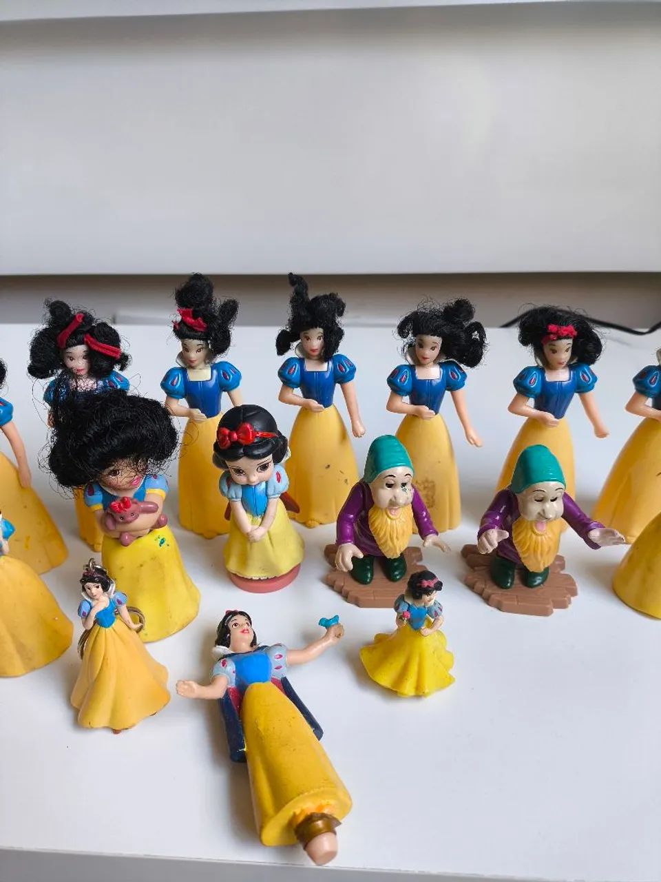 Lote miniaturas branca de neve 17 itens  - Foto 4