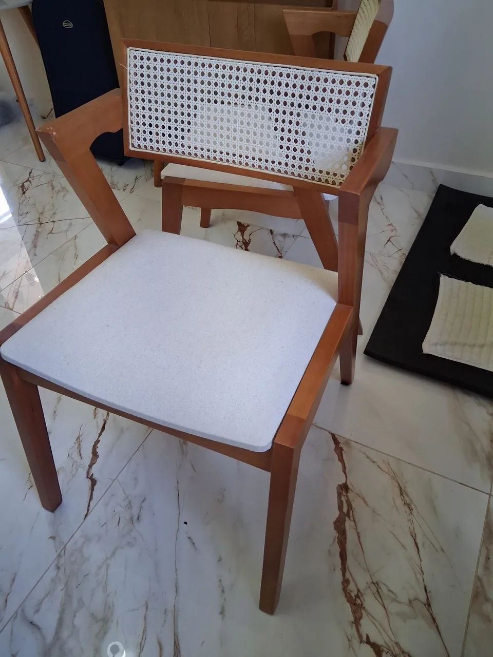 Mesa de jantar com 4 cadeiras - Foto 4