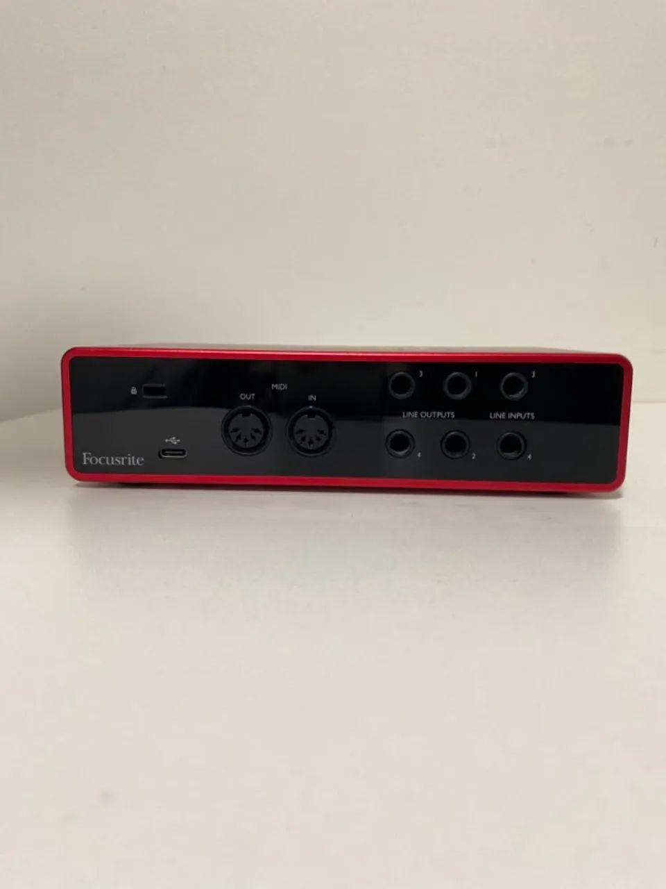 Interface de áudio Focusrite Scarlett 4i4 3° Geração - Foto 2