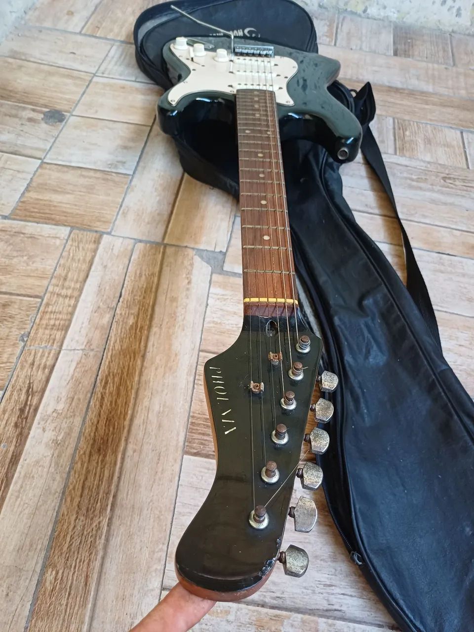 Guitarra stratocaster Phoenix  - Foto 2