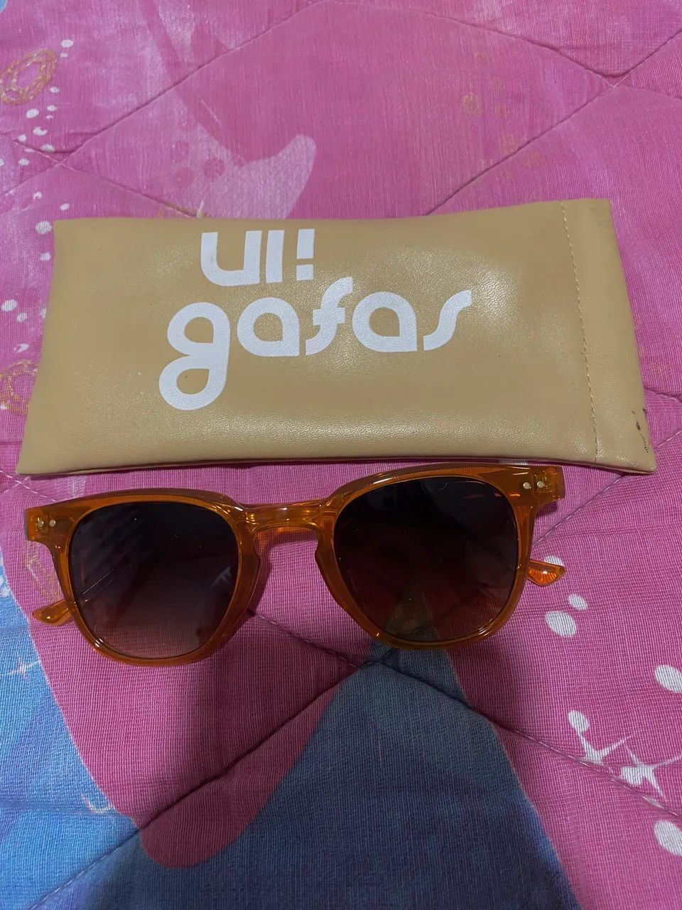 vendo óculos ui! gafas