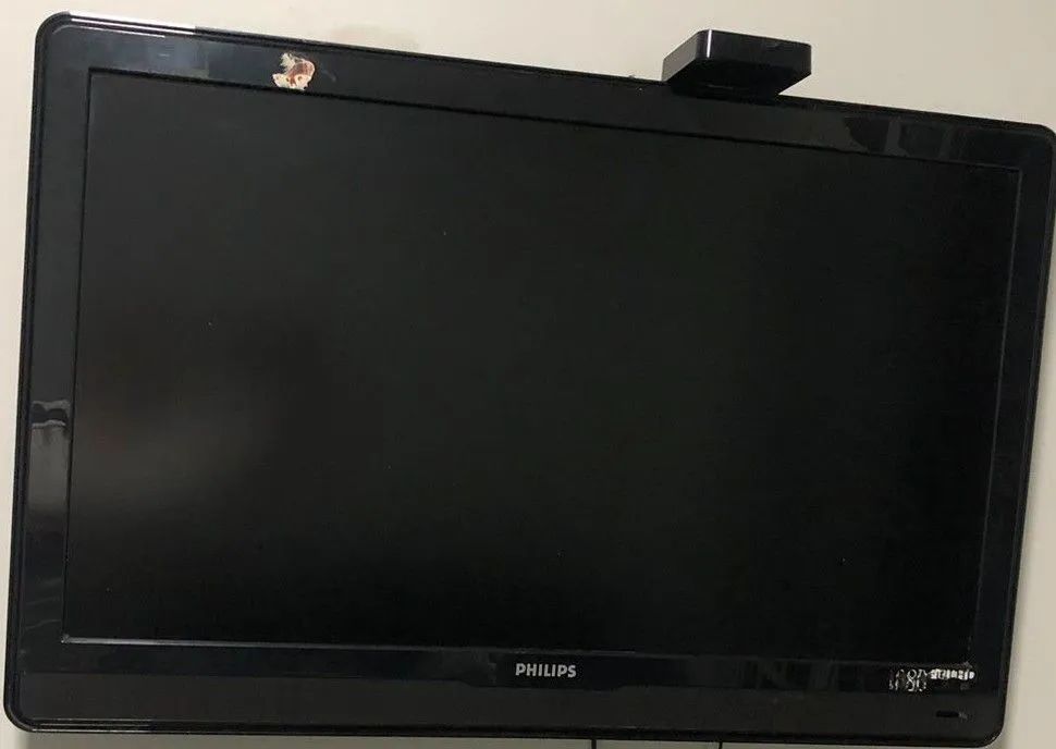 Tv Philips 40 polegadas, não é smart. 400,00. 