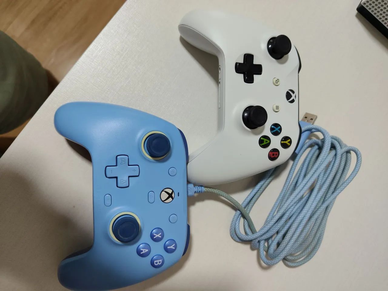 Xbox One S 1TB - Foto 2