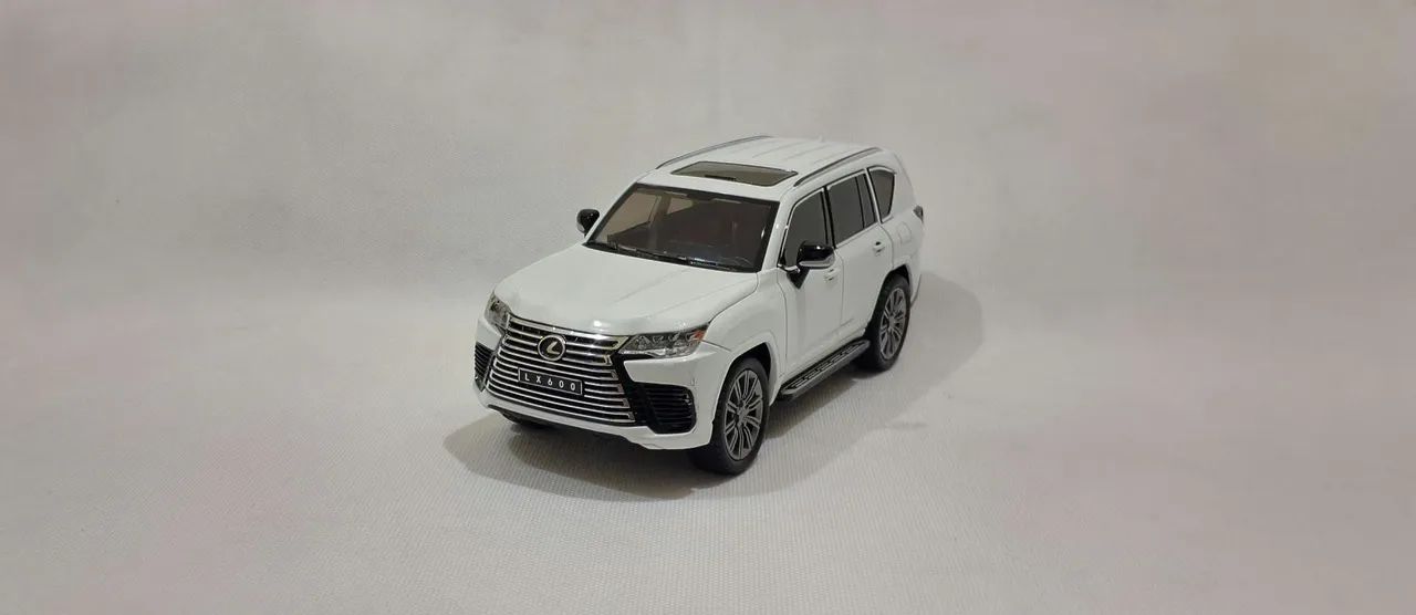 Lexus Lx 600 em metal  - coleção 