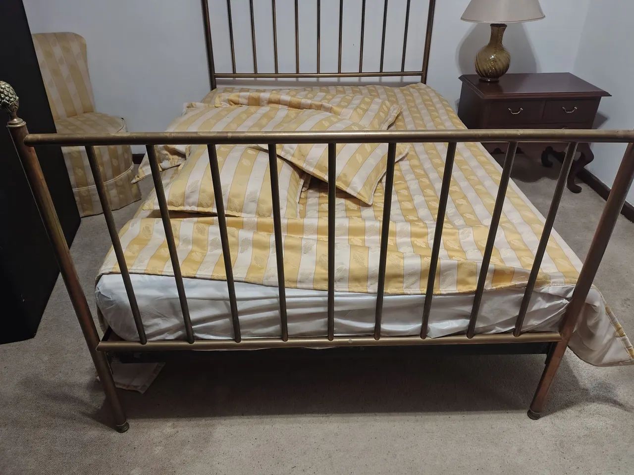 Cama casal metal em bronze  - Foto 4
