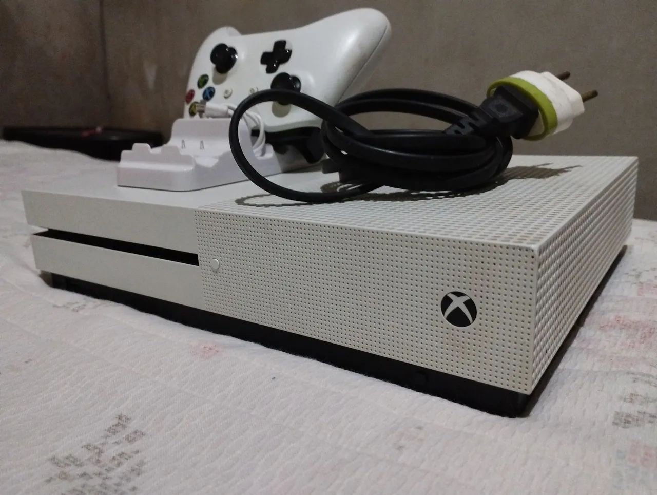 Xbox One S Com controle e bateria  - Foto 2