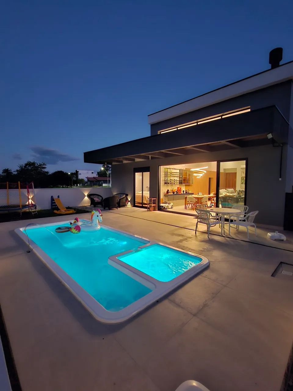 Casa Com Piscina em Condomínio Fechado  - Foto 2