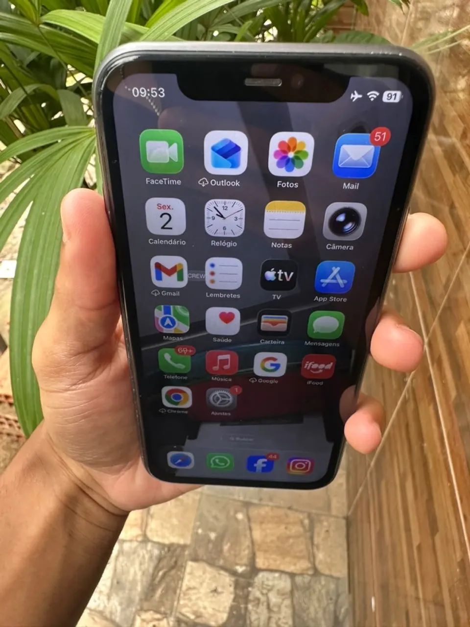iPhone 11