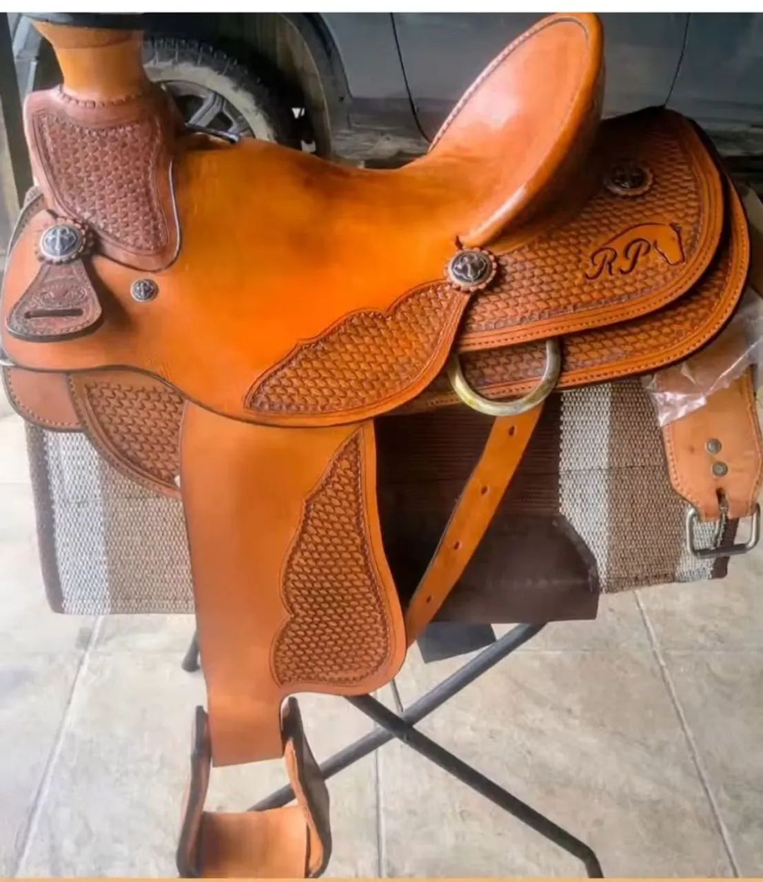 Sela Buckaroo: Conforto e Qualidade Impecável.