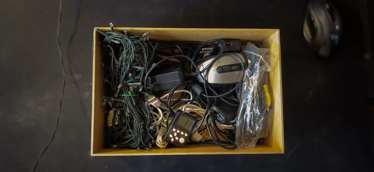 Old Cables and Electronics451967764021258240