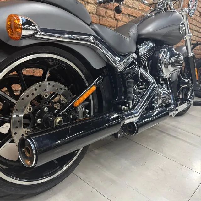 Harley SOFTAIL BREAKOUT FXSB - Cinza - 2016 - Foto 4