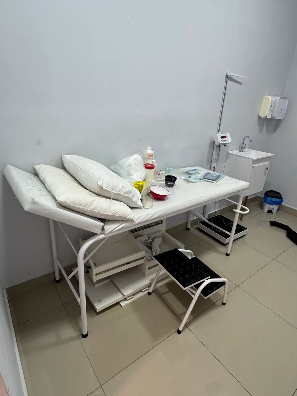 Itens e móveis para clínicas - Foto 3