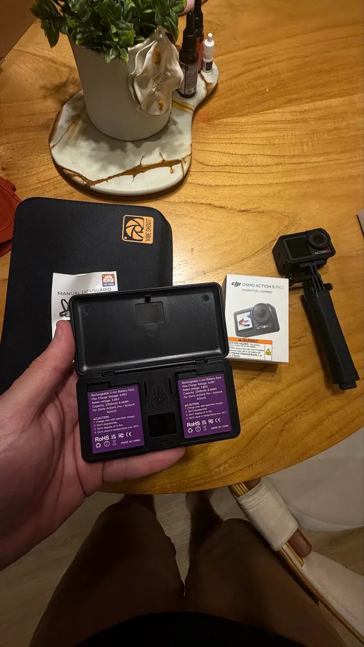 DJI Osmo Action 5 Pro com 2 baterias extras e todos os acessórios  - Foto 4