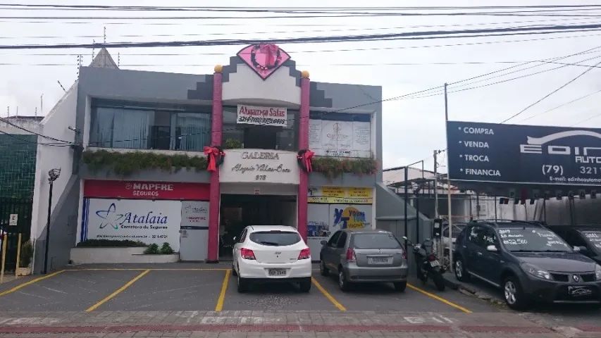 Alugo sala comercial na Av. Pedro Calazans