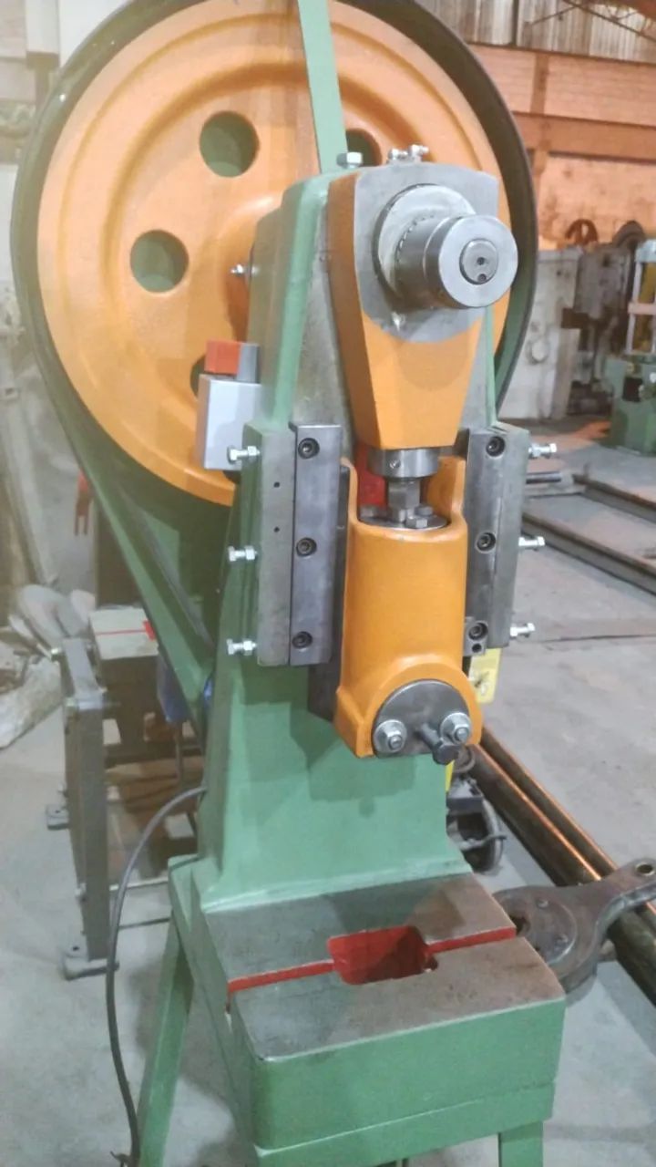 Prensa Excêntrica Real 12 Toneladas - Modelo PER 12 TON - (Reformada)