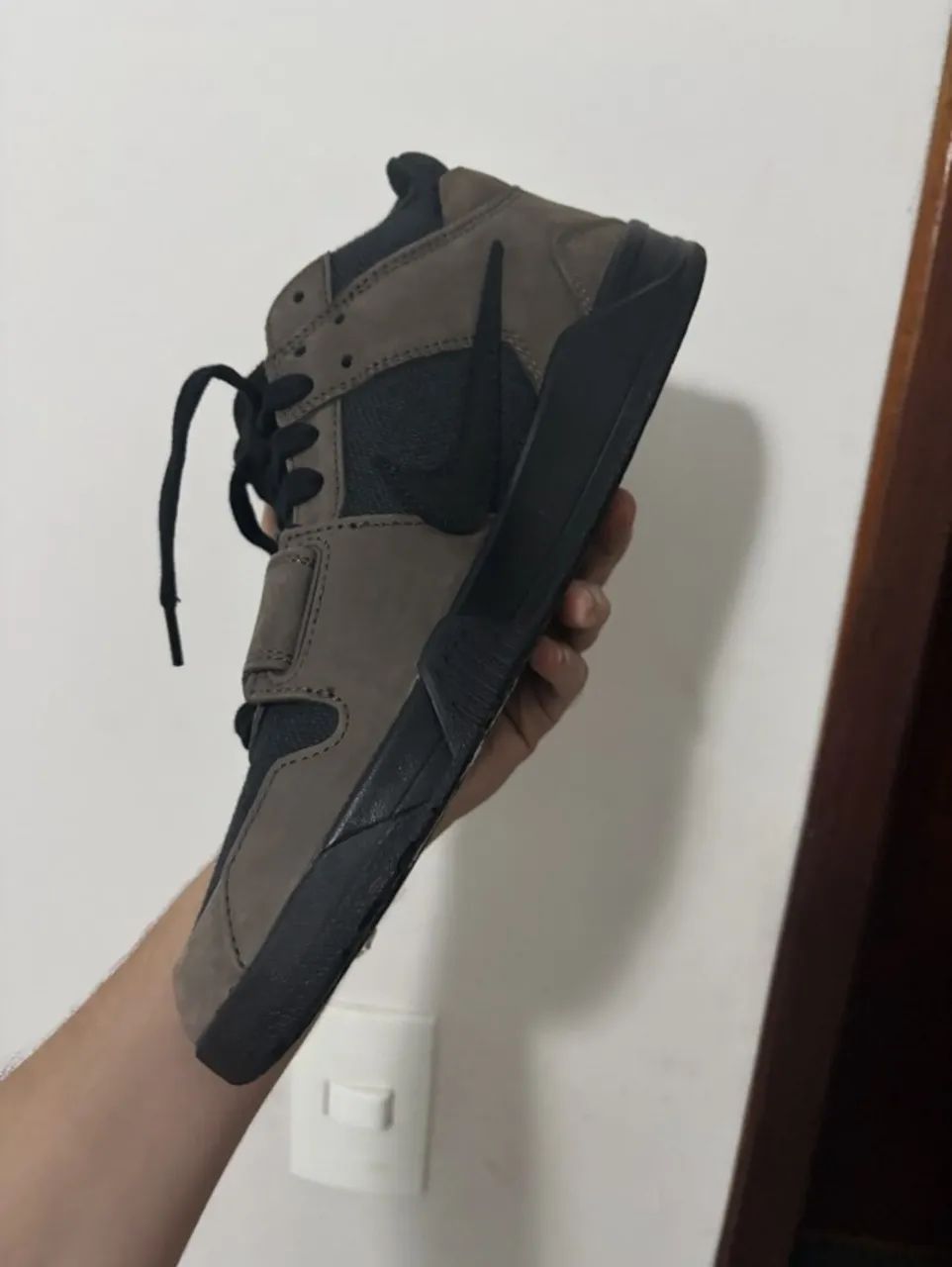 Tênis Travis Scott x Jordan Jumpman Jack TR Dark Mocha - 42.5