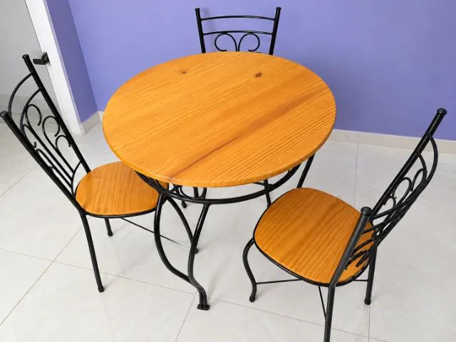 Mesa com 3 cadeiras - Bistrô
