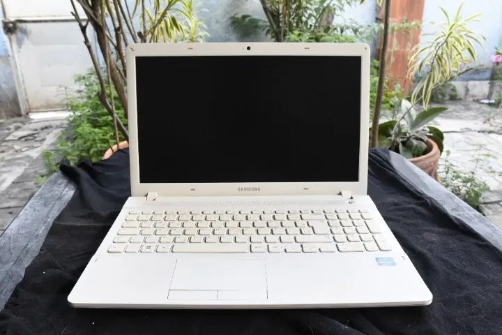 Notebook Samsung Np270 Core I5 8gb Ssd 240gb com Windows 10