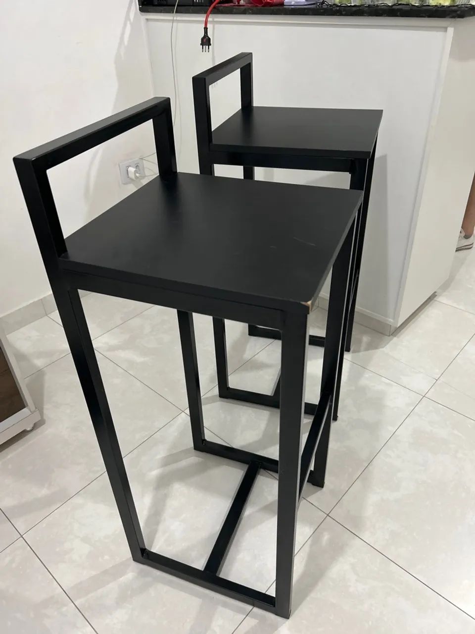 Cadeiras Pretas para bancada  - Foto 3