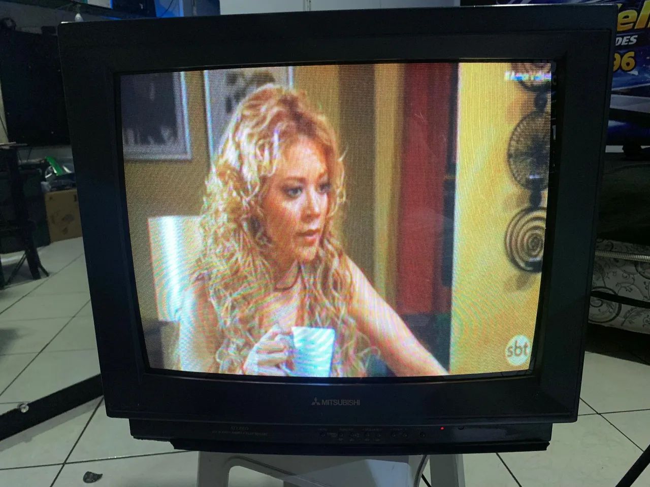 TV tudo 20 polegadas ótima  - Foto 2