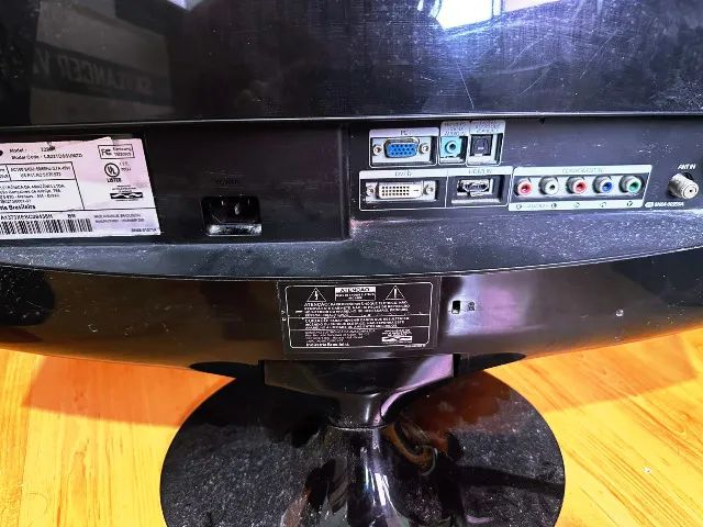 2 monitores 22 e 19 polegadas - Samsung E LG - Aceito Ofertas - Marca Branca Funcionando - Foto 3