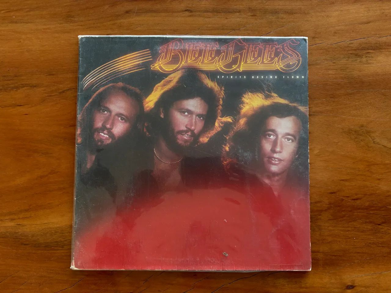3 discos de vinil - Madonna, Bee Gees, Elvis - Foto 3