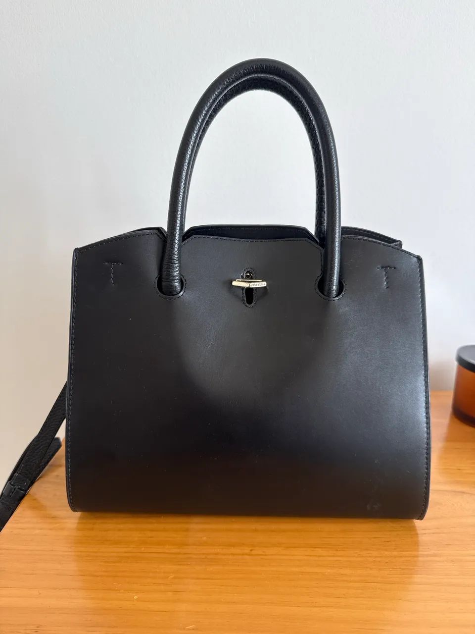 Bolsa Arezzo Preta Estruturada com Alça Transversal