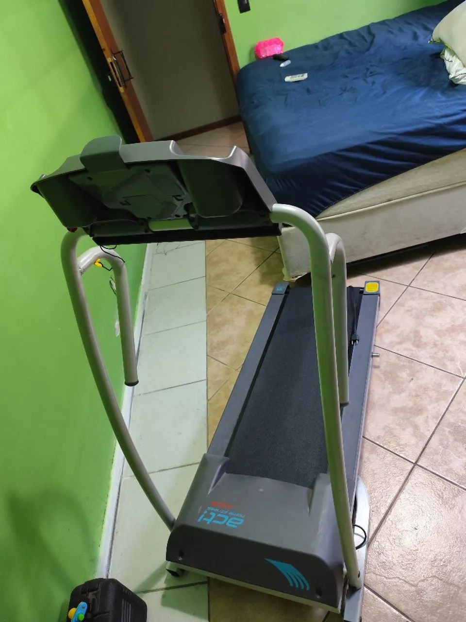 ? Esteira Caloi / Acte Home Fitness à Venda - 110V ?