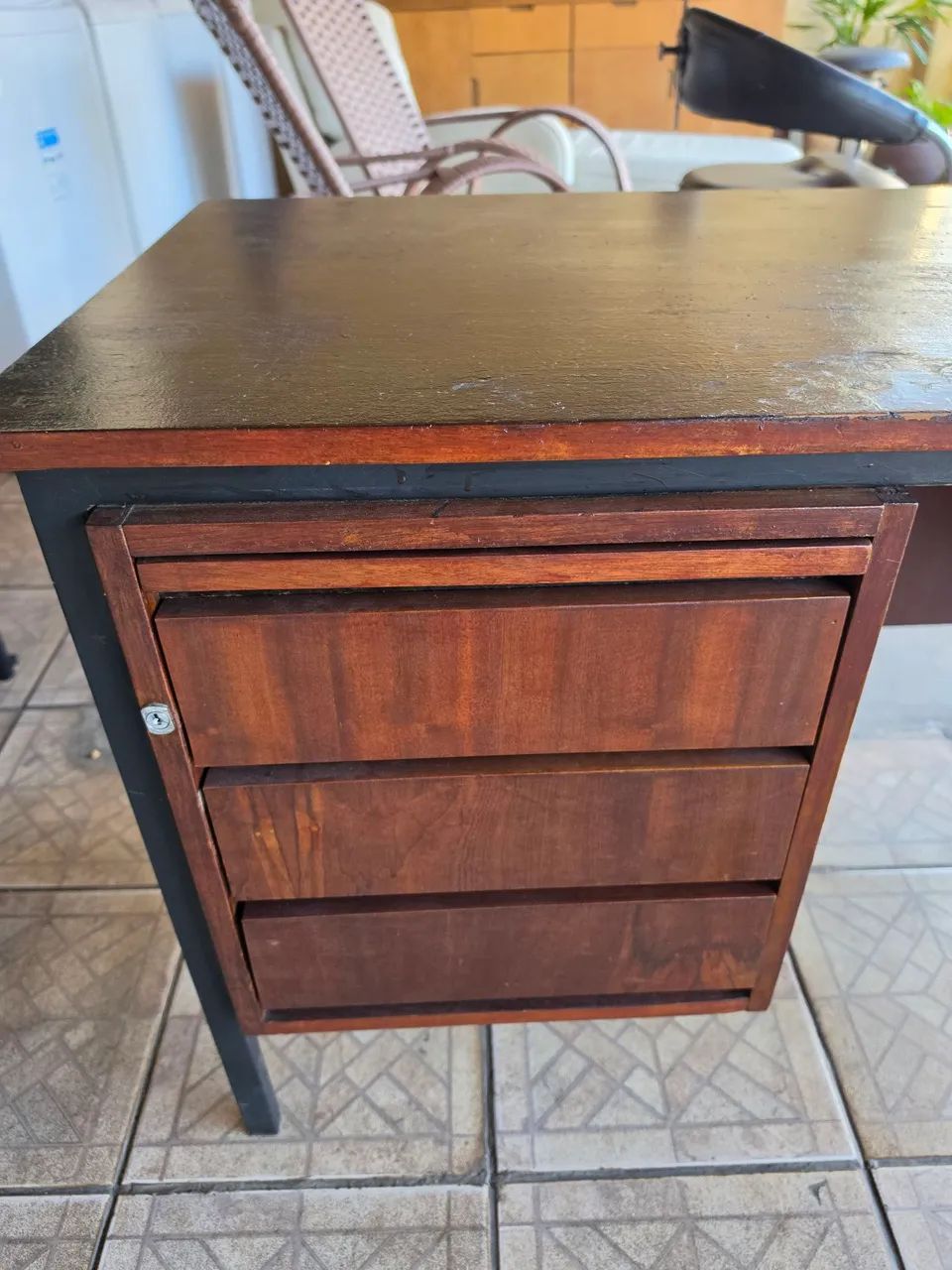 Mesa Escritório Madeira Maciça + Entrega gratis na Hora  - Foto 4