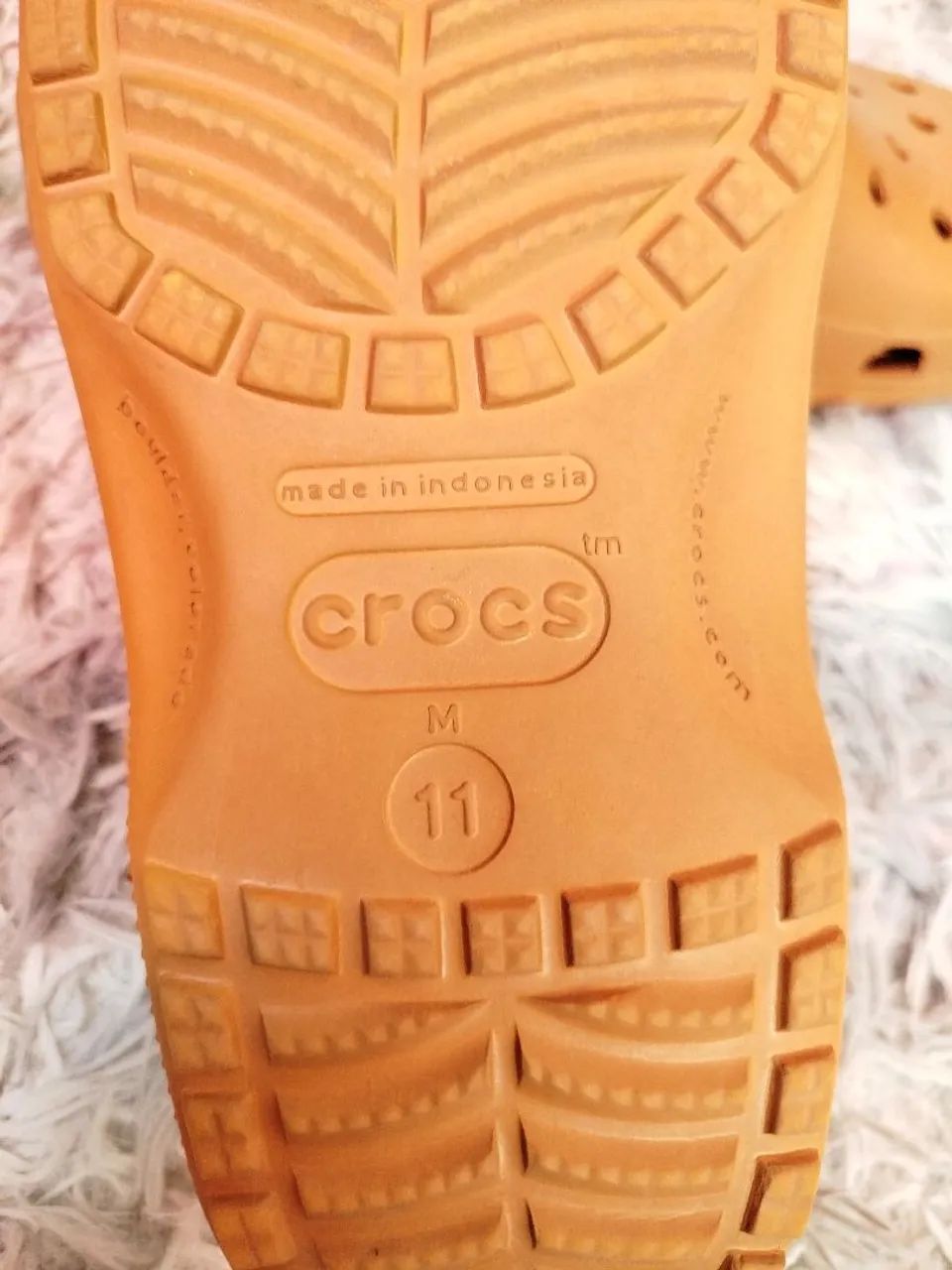 Crocs Classic Clog na cor Orange Zing - Calçados - Parque