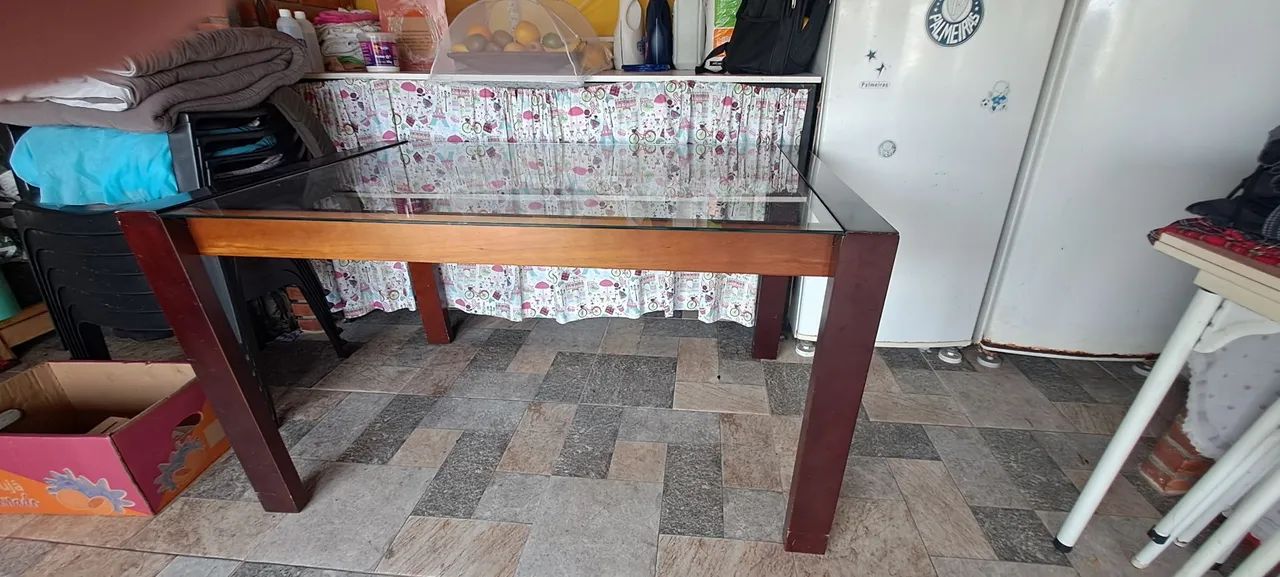  Mesa usada para 06 lugares tampo de vidro - Foto 3
