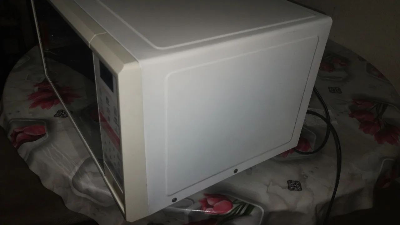 Microondas LG 28 litros 220v - Foto 3