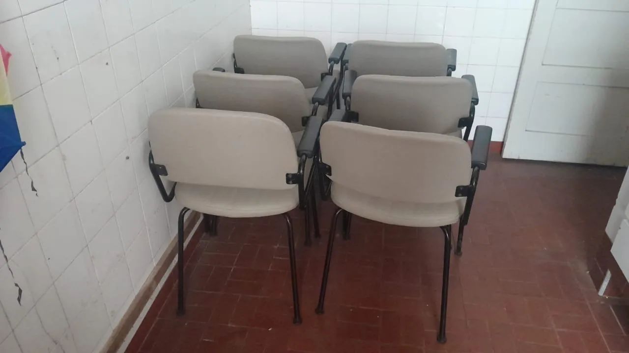 CADEIRA COM BRAÇOS HOLT - Foto 2