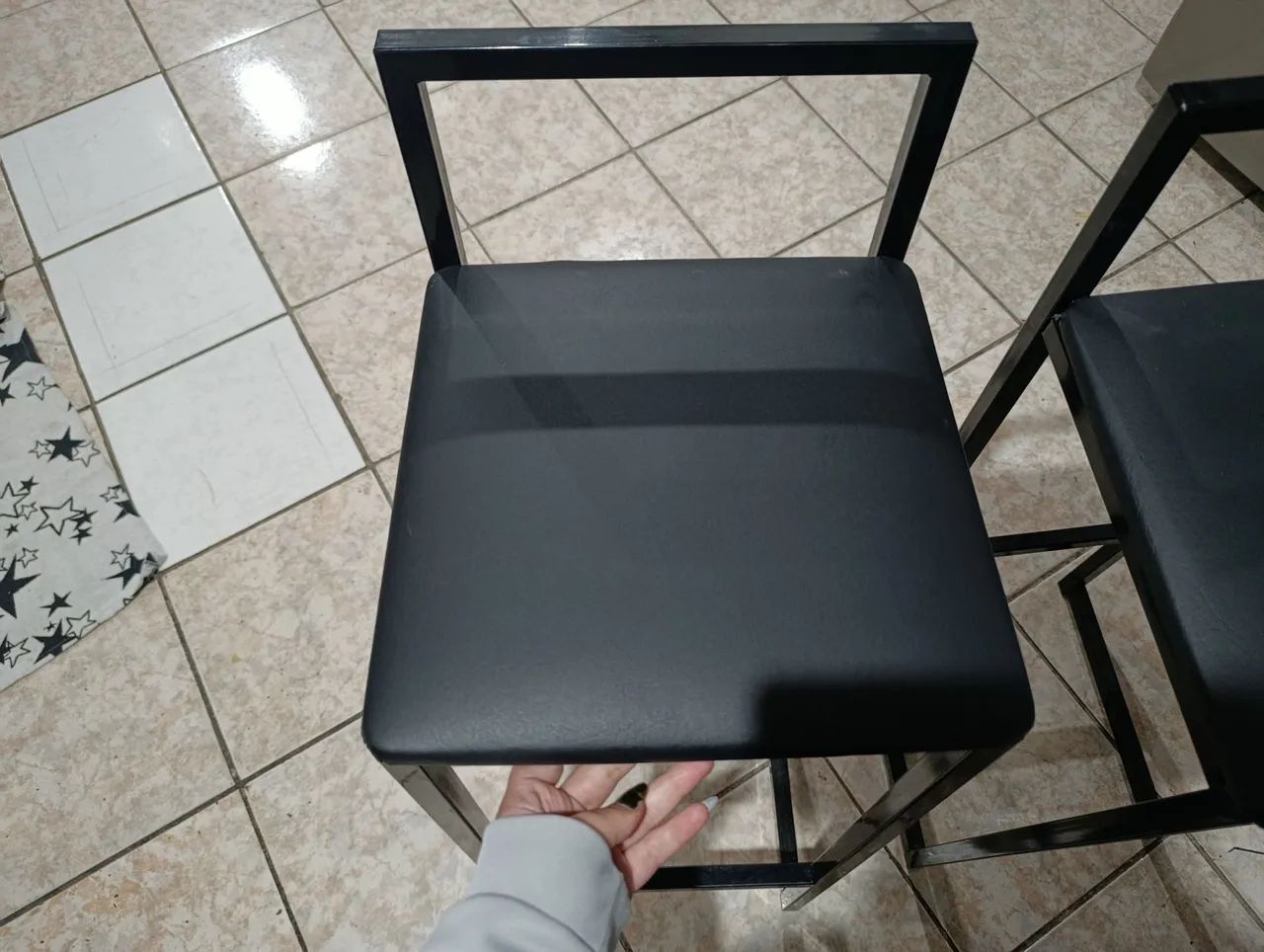 conjunto com duas banquetas /bancos - Foto 4