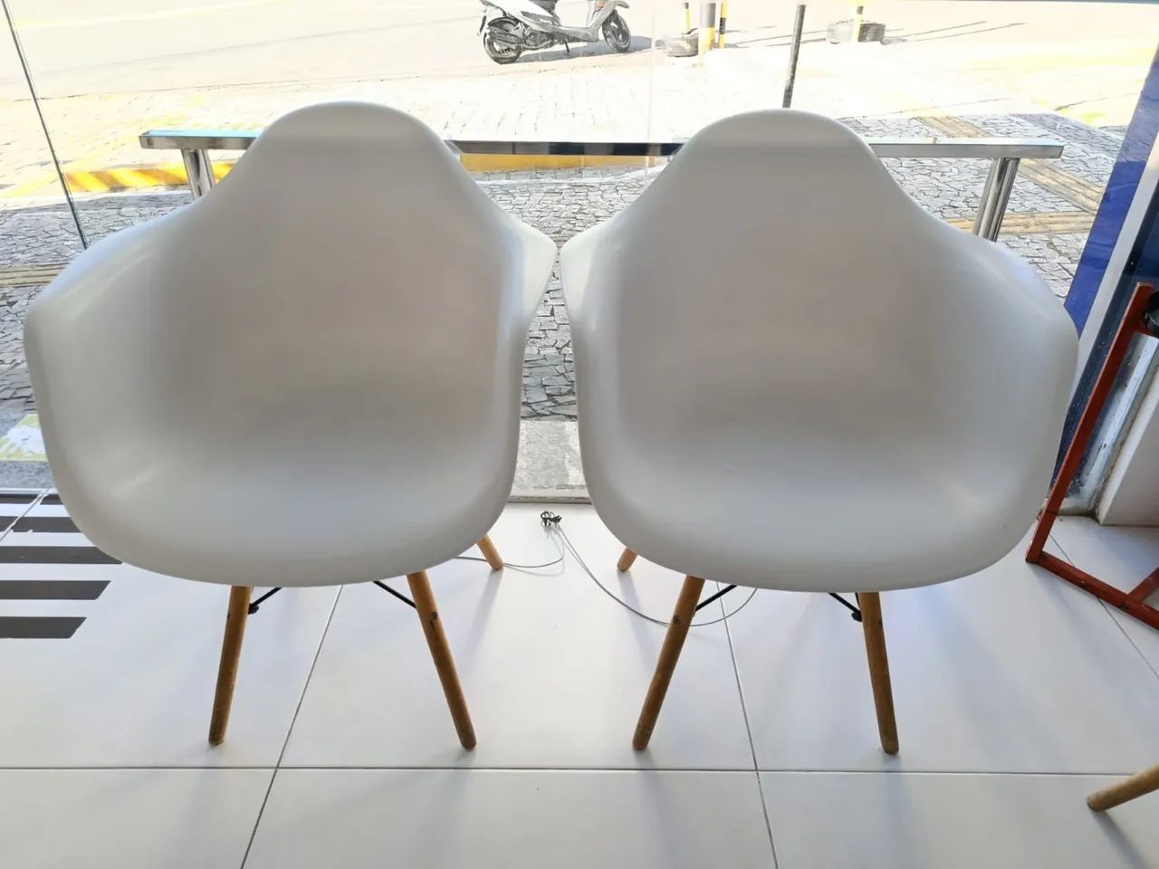 4 Cadeiras sala de estar/varanda - Foto 4