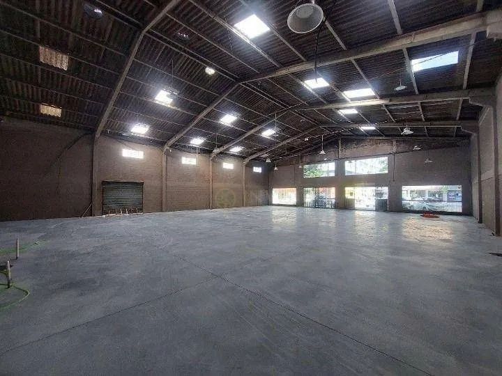 Loja para alugar em Florianópolis, 677 m² e 11 vagas - Bairro Estreito, próximo à Av. Beir - Foto 5