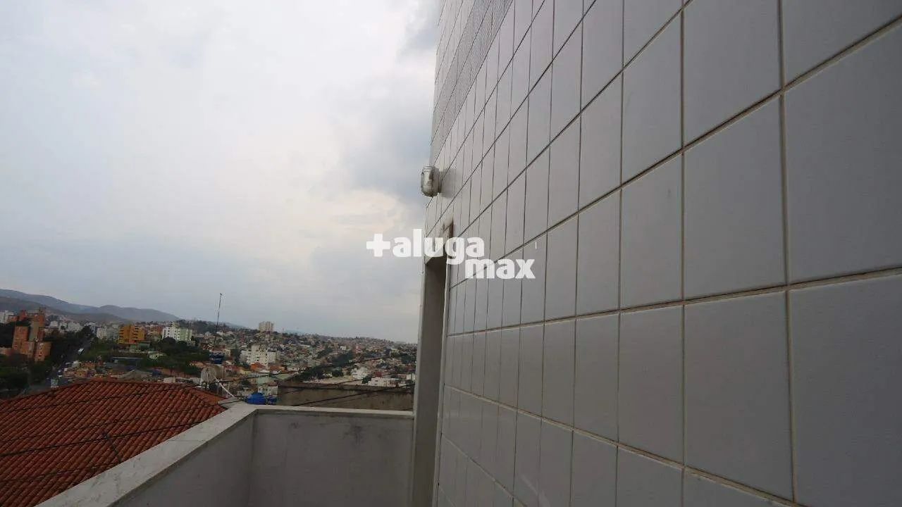 Apartamento de dois quartos com garagem - Foto 3