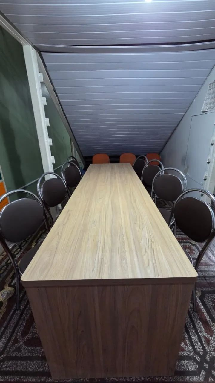 Mesa longa MDF com cadeiras de aluminio - Foto 2