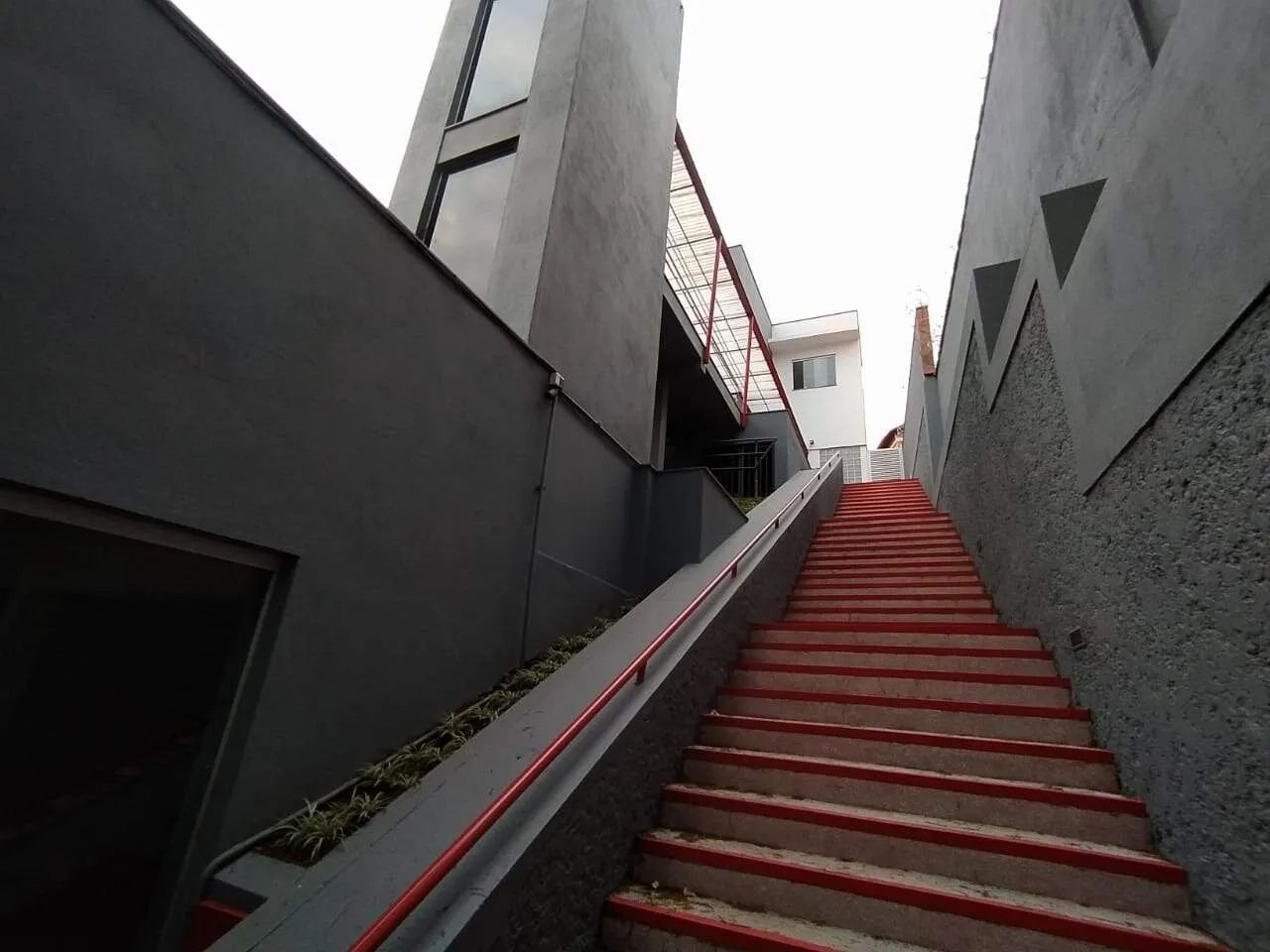 CASA COMERCIAL BAIRRO COMITECO/MANGABEIRAS